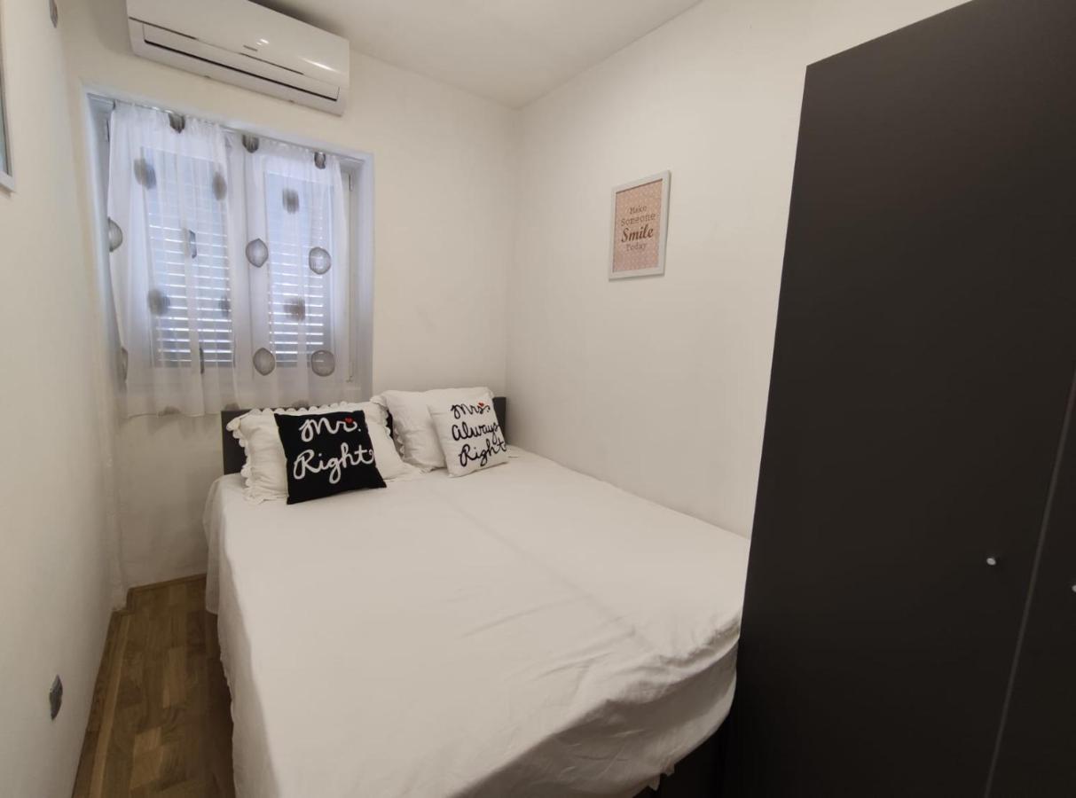 Apartment Tona Šibenik Esterno foto