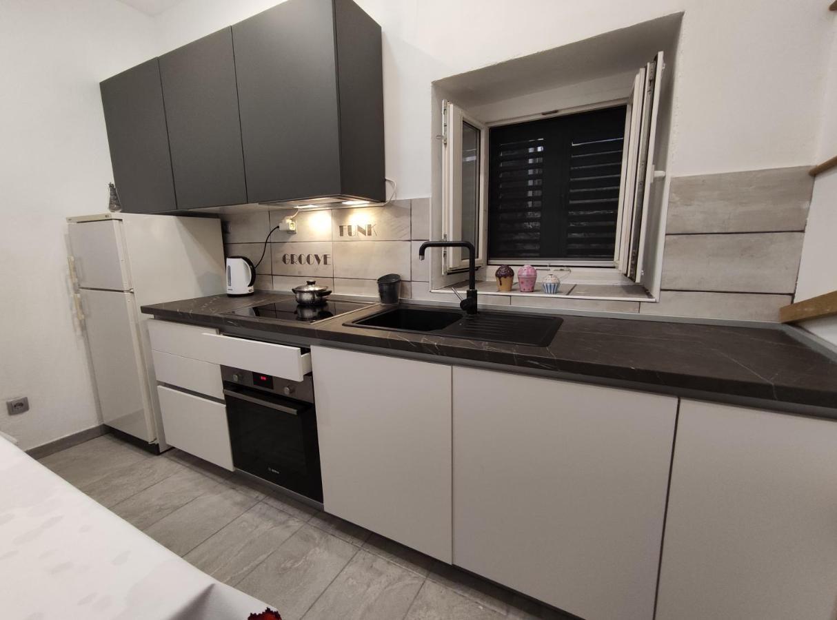 Apartment Tona Šibenik Esterno foto