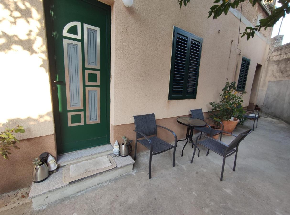 Apartment Tona Šibenik Esterno foto